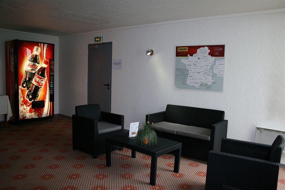 New Hotel Blois Sud Bagian luar foto