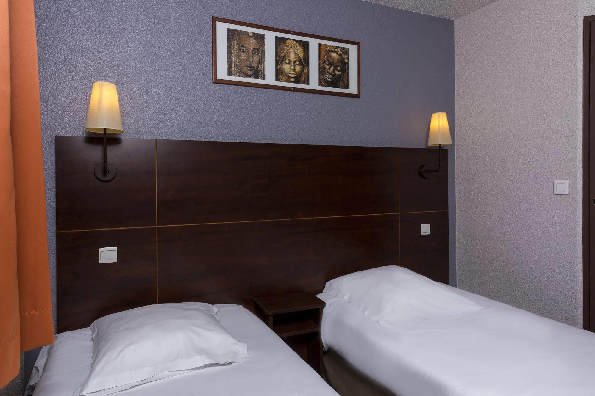 New Hotel Blois Sud Bagian luar foto