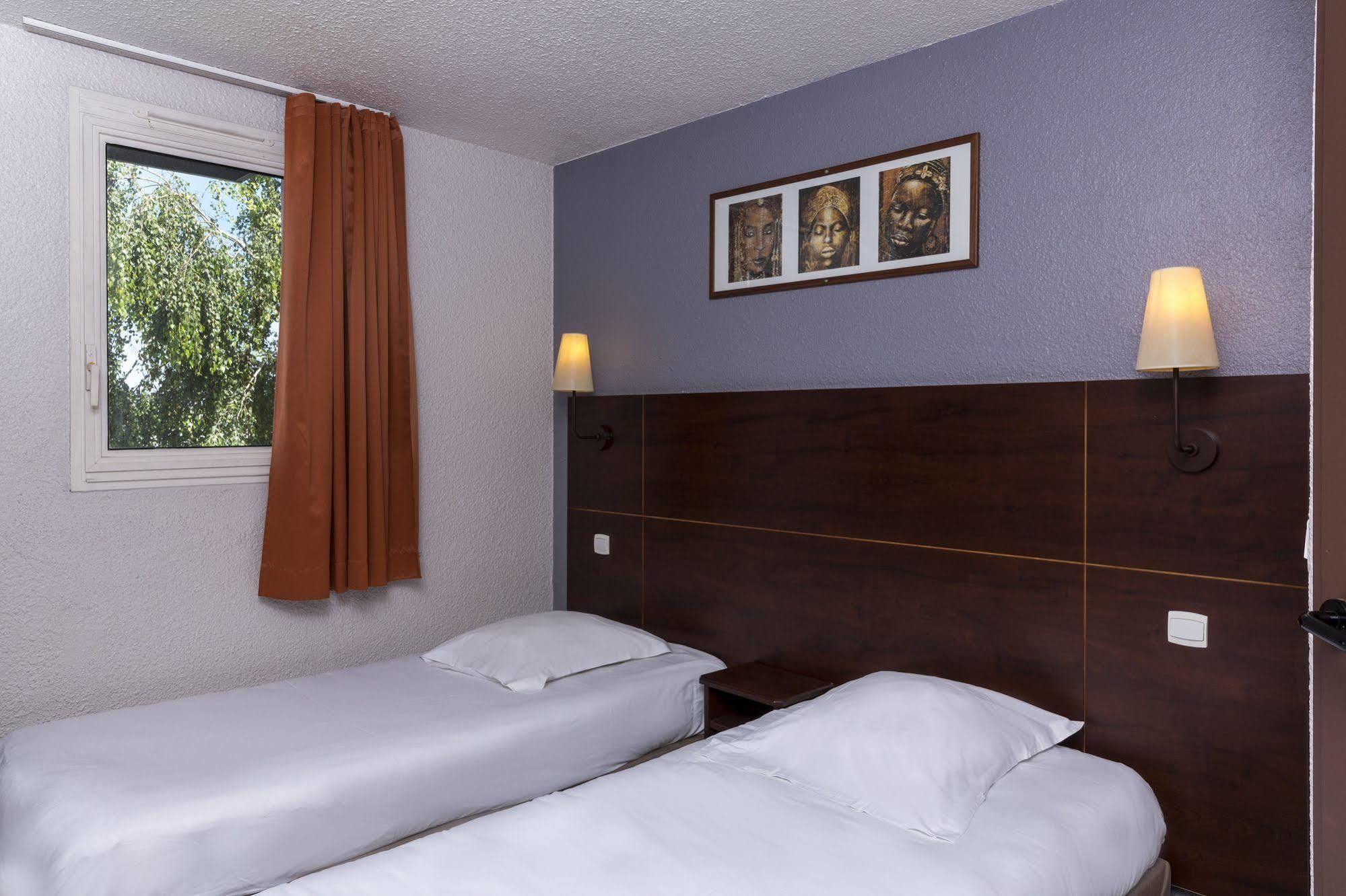 New Hotel Blois Sud Bagian luar foto